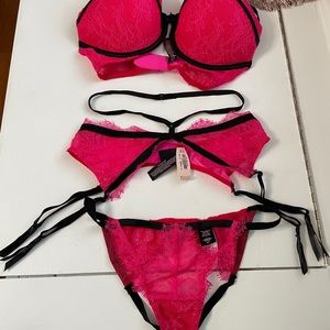 Victoria’s Secret Garter Set
